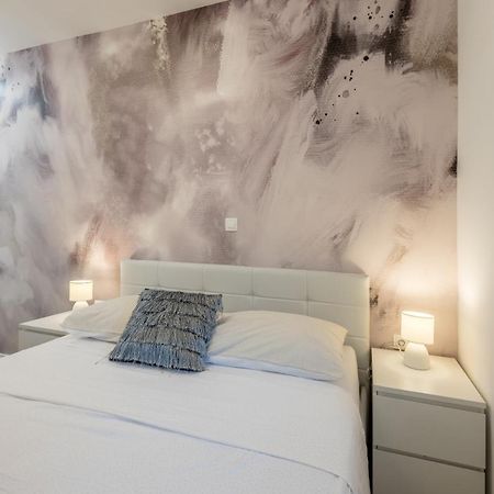 Mila Apartment Kaštela Екстериор снимка