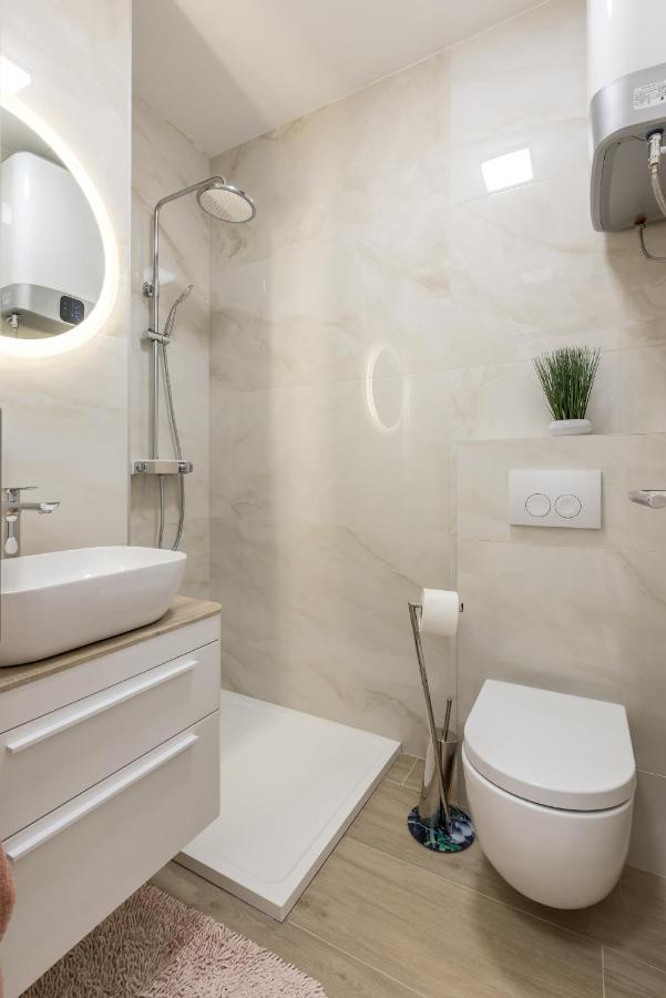 Mila Apartment Kaštela Екстериор снимка